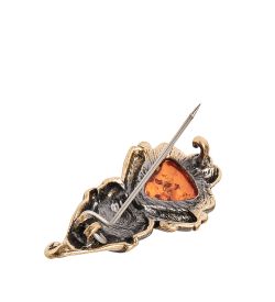 AM-2323 Брошь «Девочка Снежинка» (латунь, янтарь)
