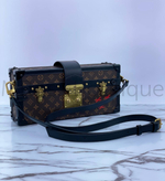 Сумка Petite Malle Louis Vuitton люкс класса