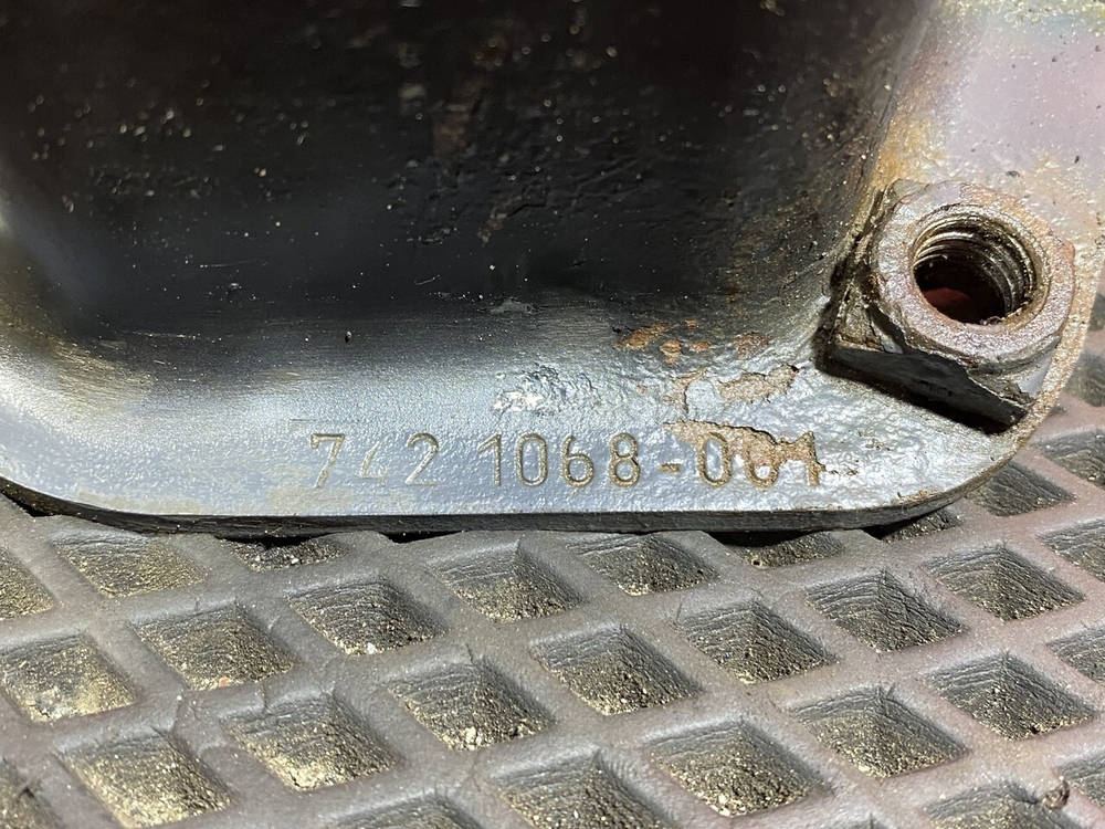 Подушка двигателя задняя