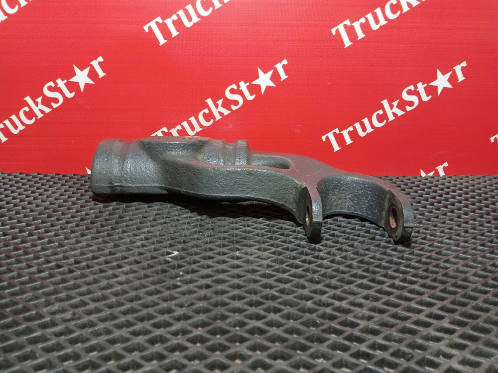 Кронштейн амортизатора переднего правый 2018г.