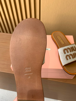 Miu Miu Slide (2 colors)