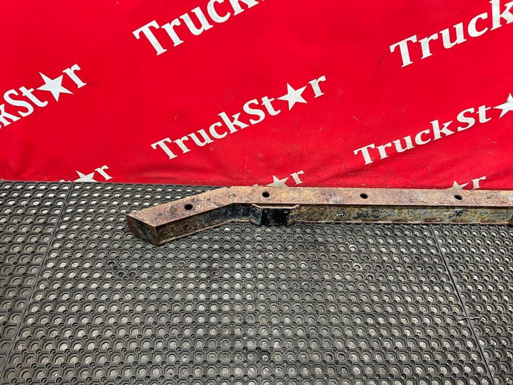 Усилитель переднего бампера