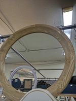 Зеркало круглое в деревянной раме