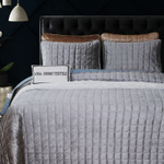 Велюровое покрывало в клетку и две наволочки OVL002