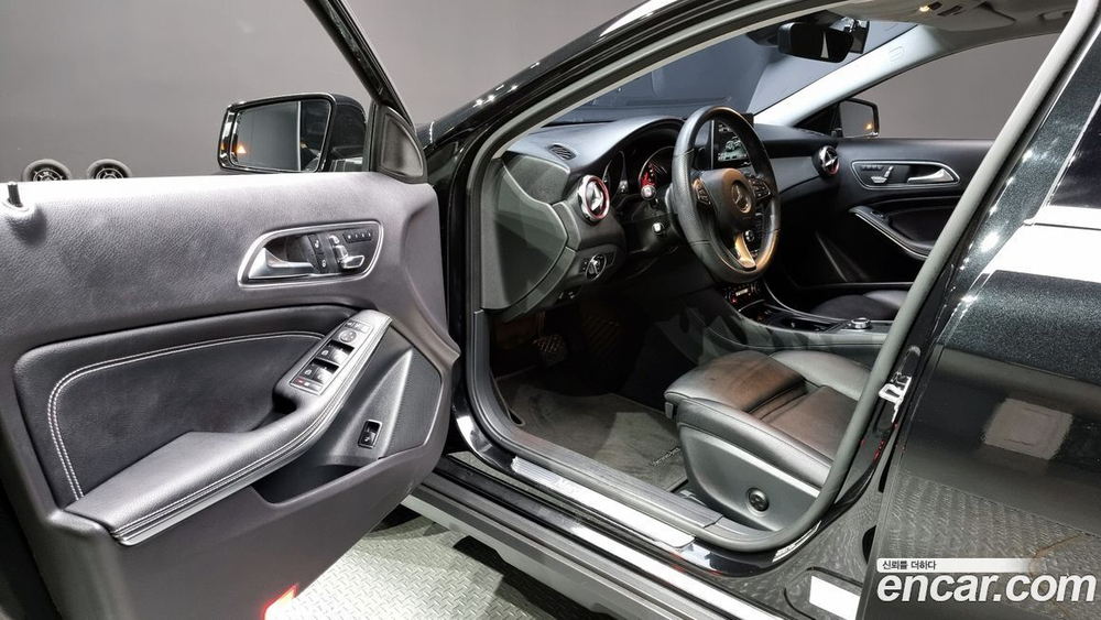 Mercedes-Benz GLA-Class X156 GLA220 (08.2019)