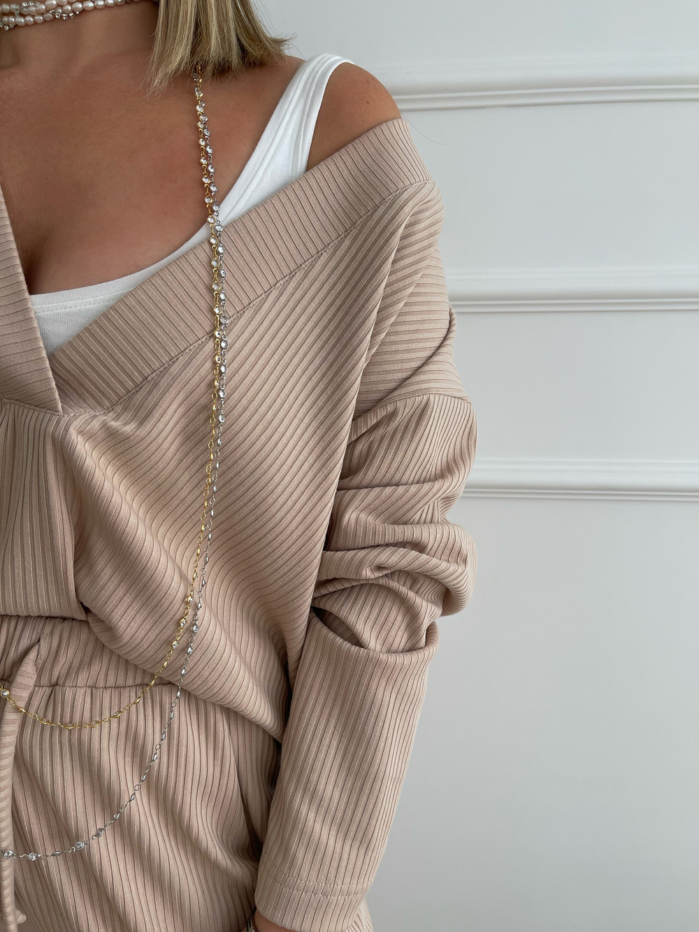 Костюм в рубчик бежевый