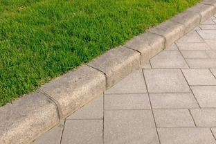 Бордюр и поребрик: отличия и сравнение