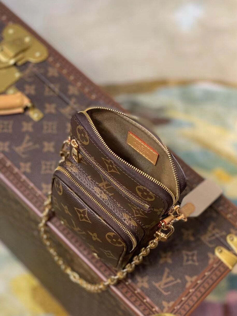 Louis Vuitton Utility Phone Sleeve