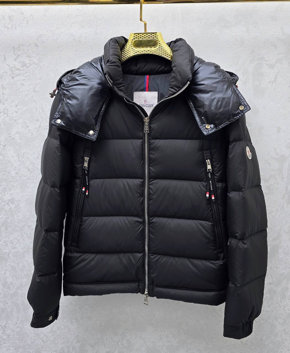 Пуховик Moncler
