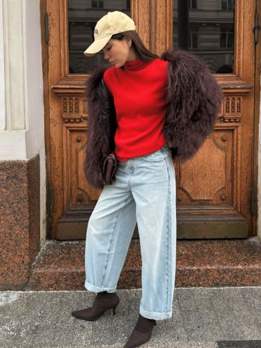 Красная водолазка из шерсти FN