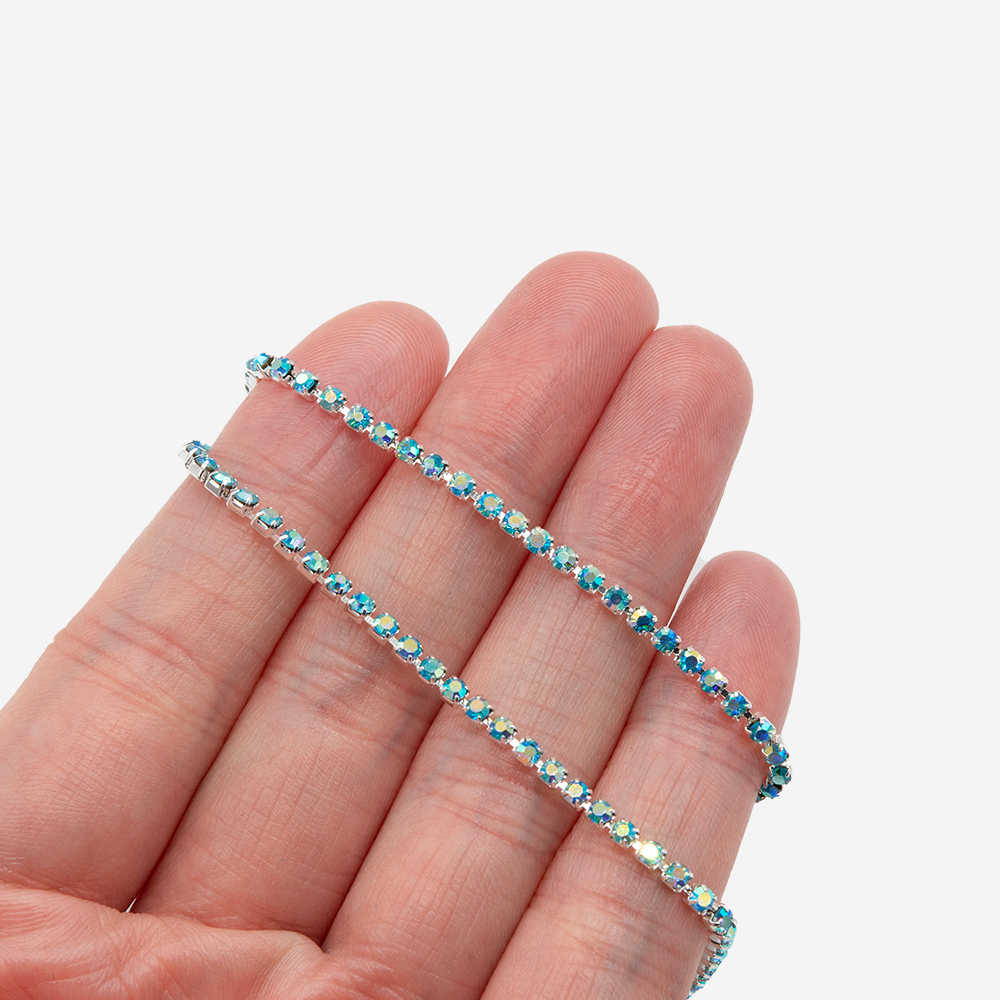 Стразовая цепь дуохромная, 2мм, голубой кристалл с синим напылением в серебристых цапах