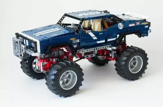 Конструктор LEGO Technic 41999 Внедорожник 4х4 Эксклюзивное издание, 1585 дет.