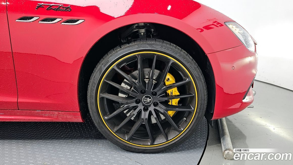 Maserati Ghibli 3.0S Q4 F Tribute (12.2021)