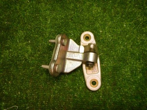 Петля двери задняя левая Mercedes C w204 (2008-2015)