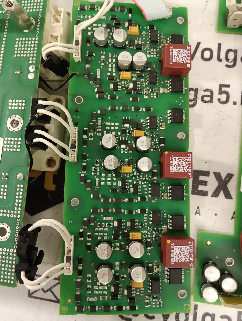 Siemens A5E01081332-001 (6SN1145-1BB00-0EA1) с хранения