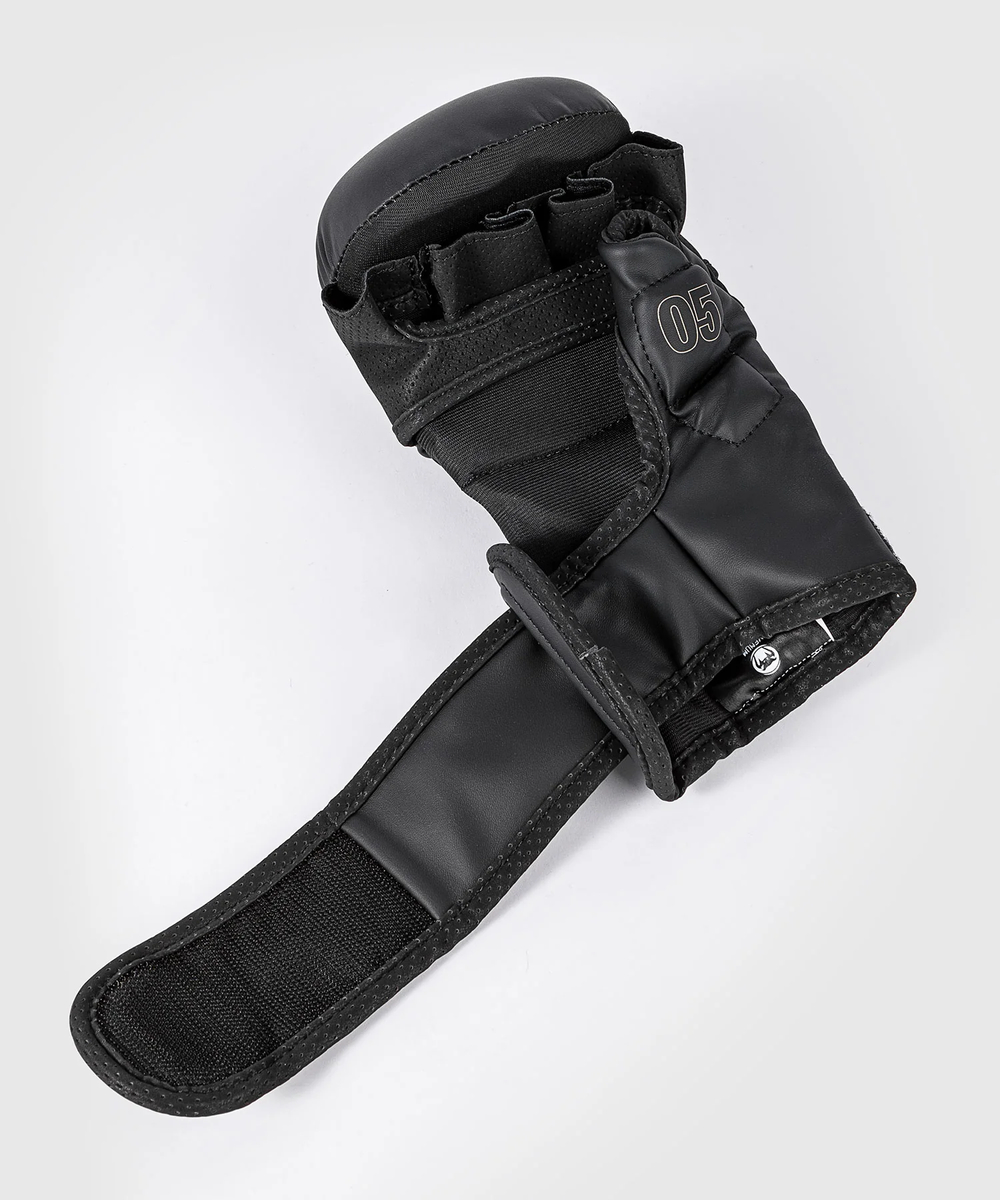 Перчатки ММА Venum Impact Evo Black/Beige