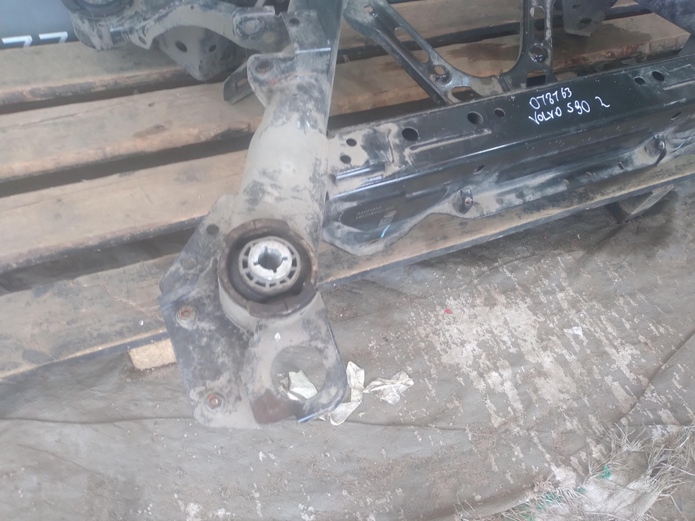 Подрамник задний Volvo S90 2  Б/У Оригинал 32221653