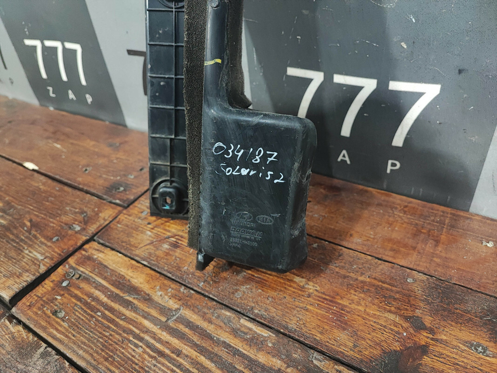 Дефлектор радиатора левый Hyundai Solaris 2 (HCR) 17-нв Б/У Оригинал 25321H5100