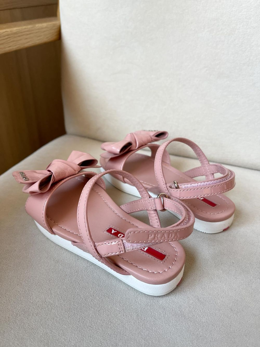 Сандалии Prada