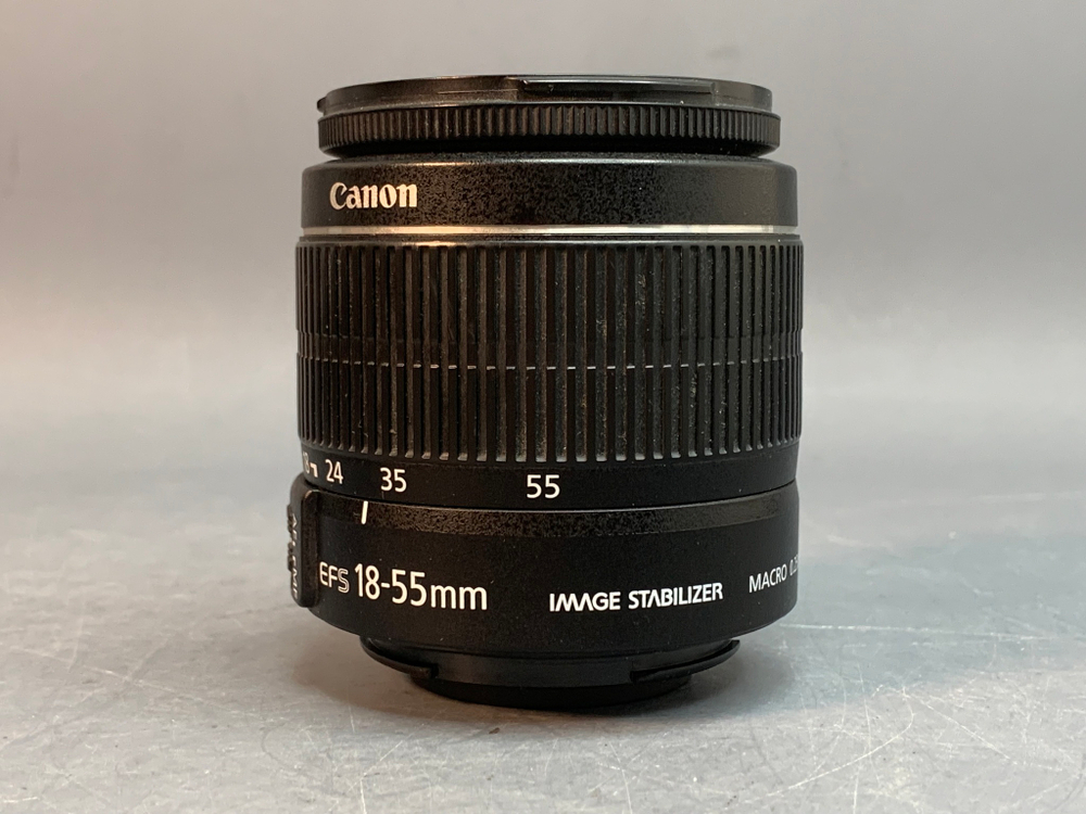 Canon EOS 1100D kit EF-S 18-55mm 3.5-5.6 ll 5800 кадров
