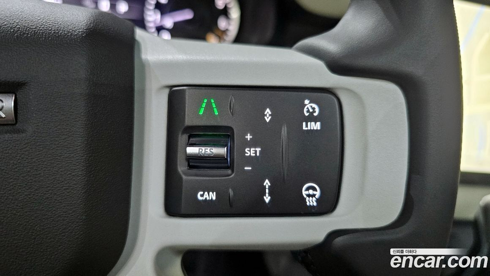 Land Rover Defender (L663) 110 P300 X-Dynamic SE (10.2023)