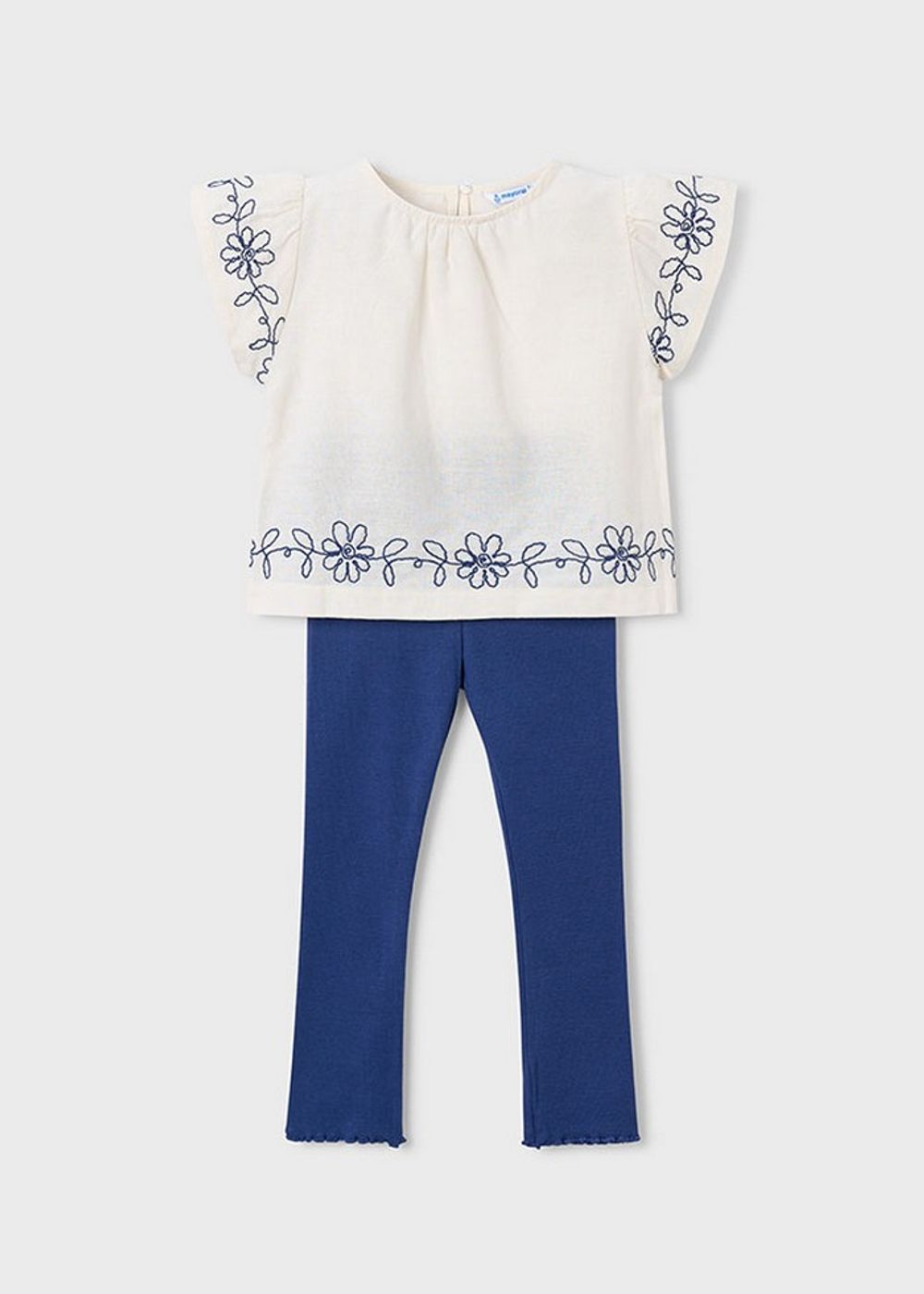 футболка с леггинсами