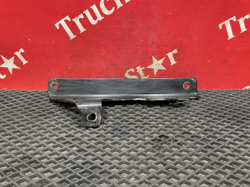 Кронштейн крыла левый 2018г.