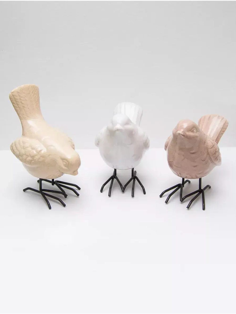 Статуэтки для интерьера на полку