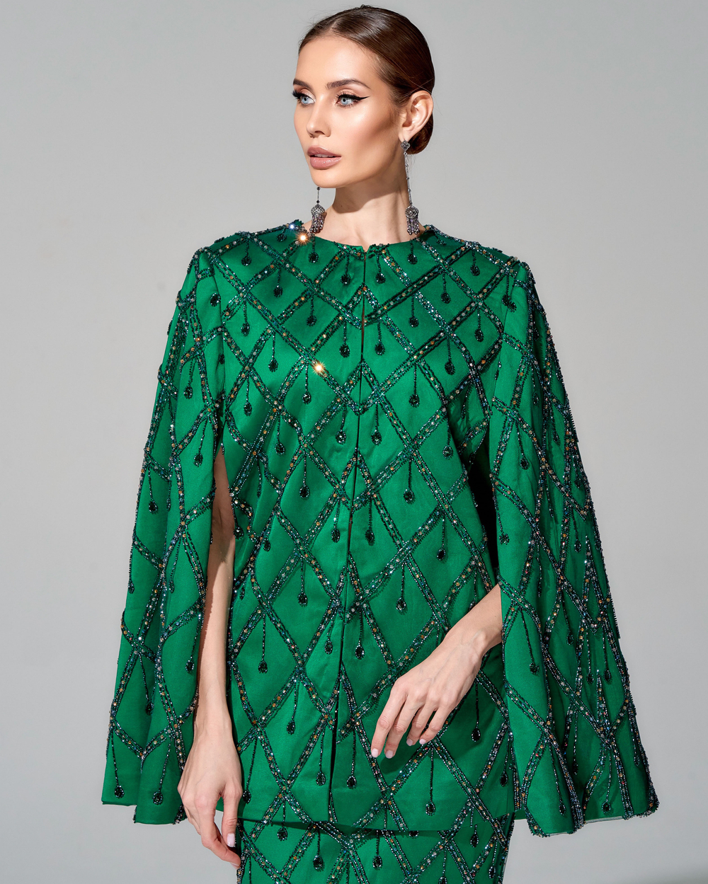 Кейп "Хозяйка медной горы" с вышивкой ручной работы