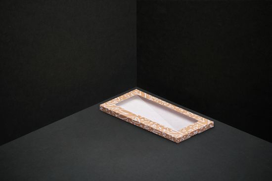 Упаковка с окном для шоколадной плитки 100 г. Сердца