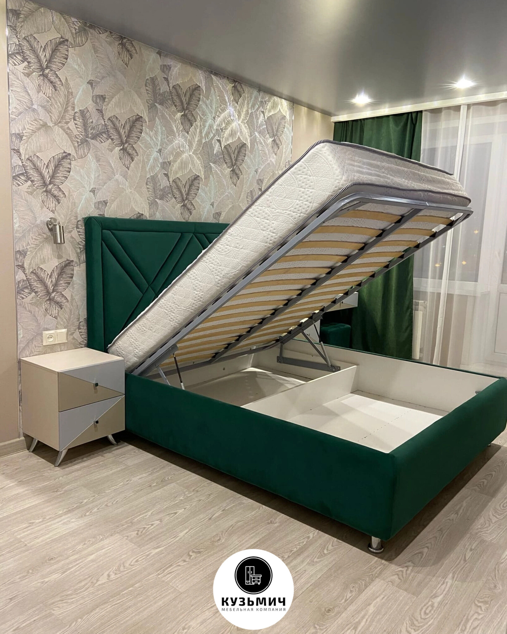 Кровать
