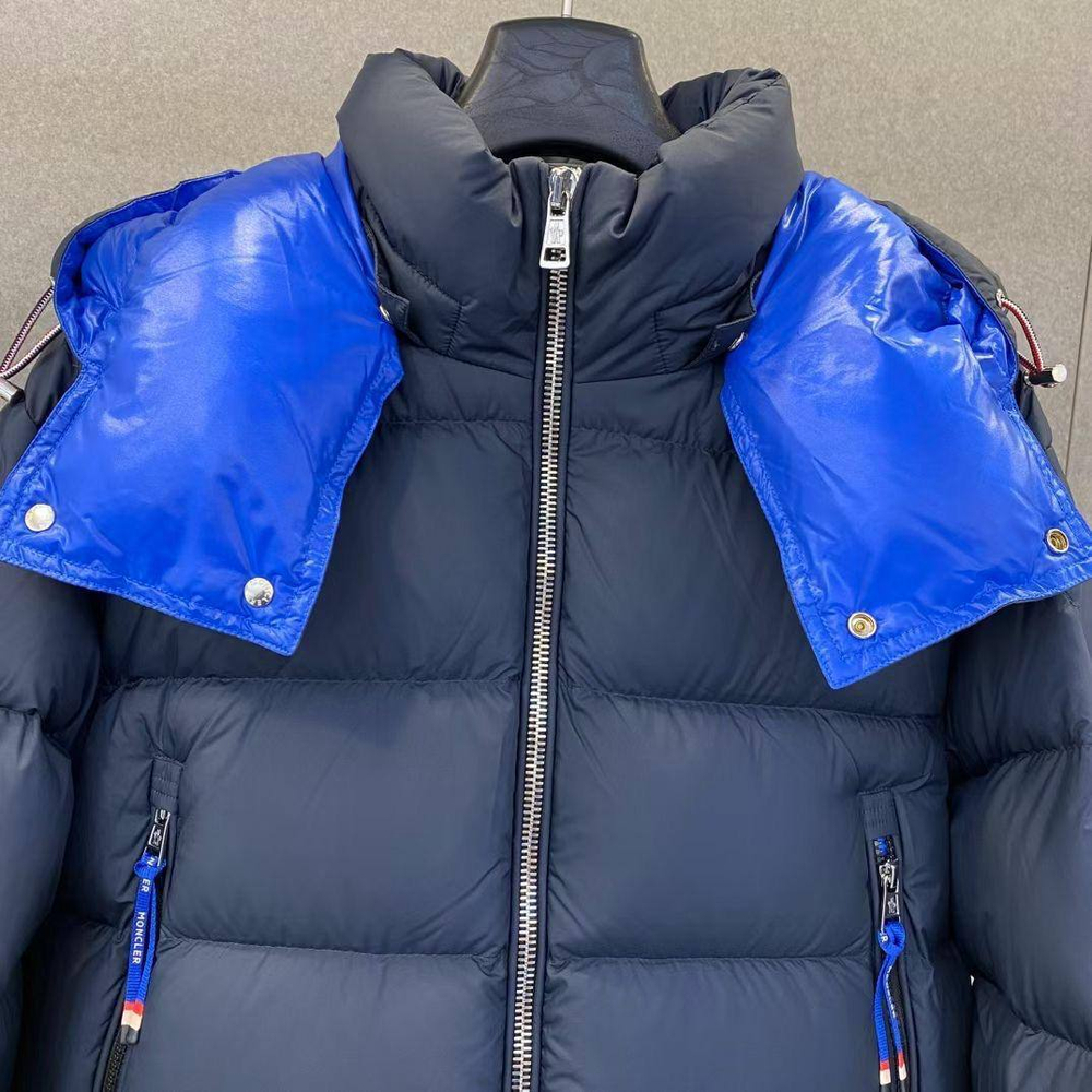 Пуховик Moncler