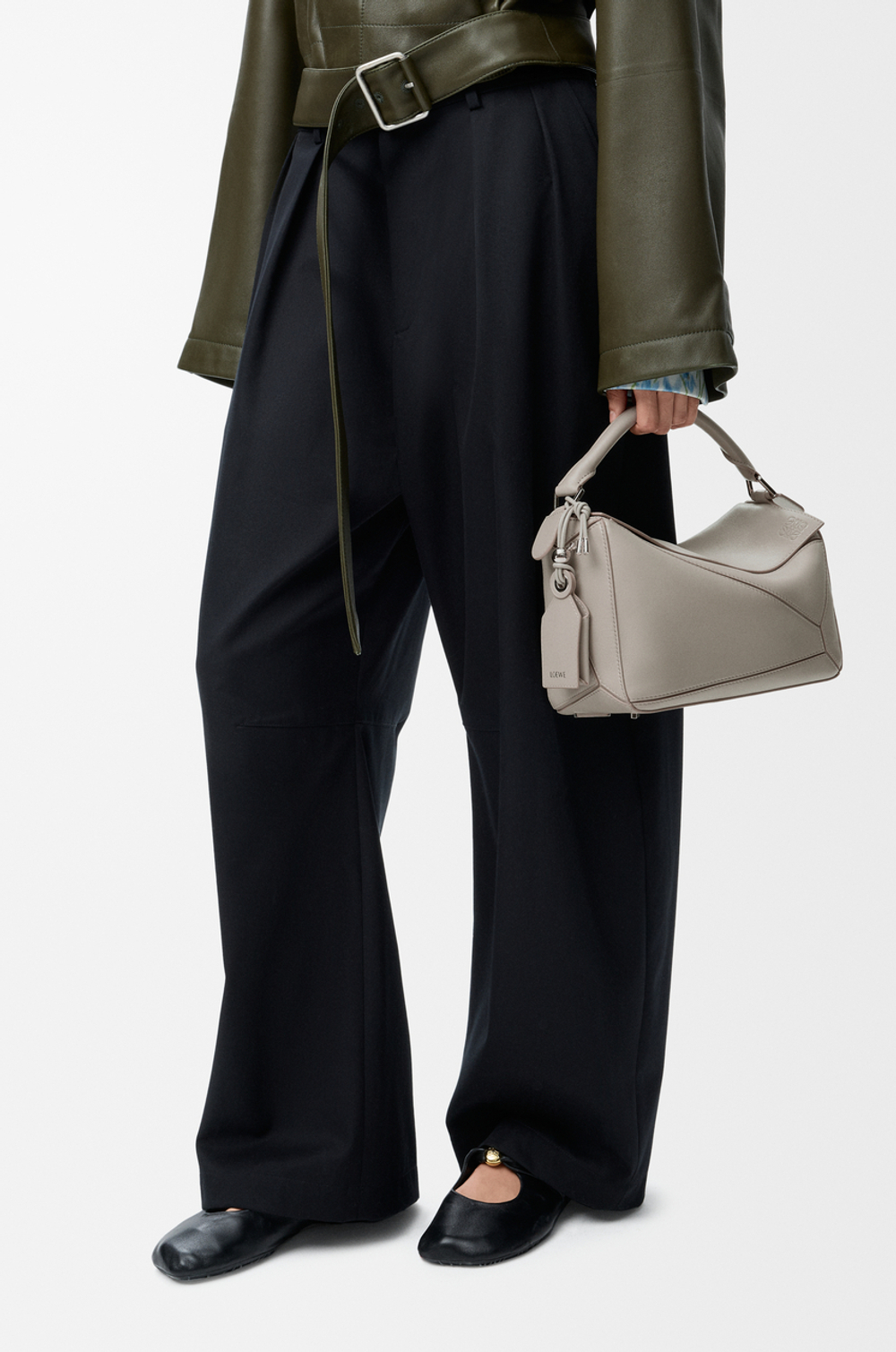 Loewe Маленькая сумка натуральной кожи, светло-серый