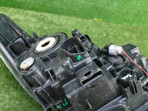 Битая Фара левая Nissan Qashqai J11 (2013-2019) галоген