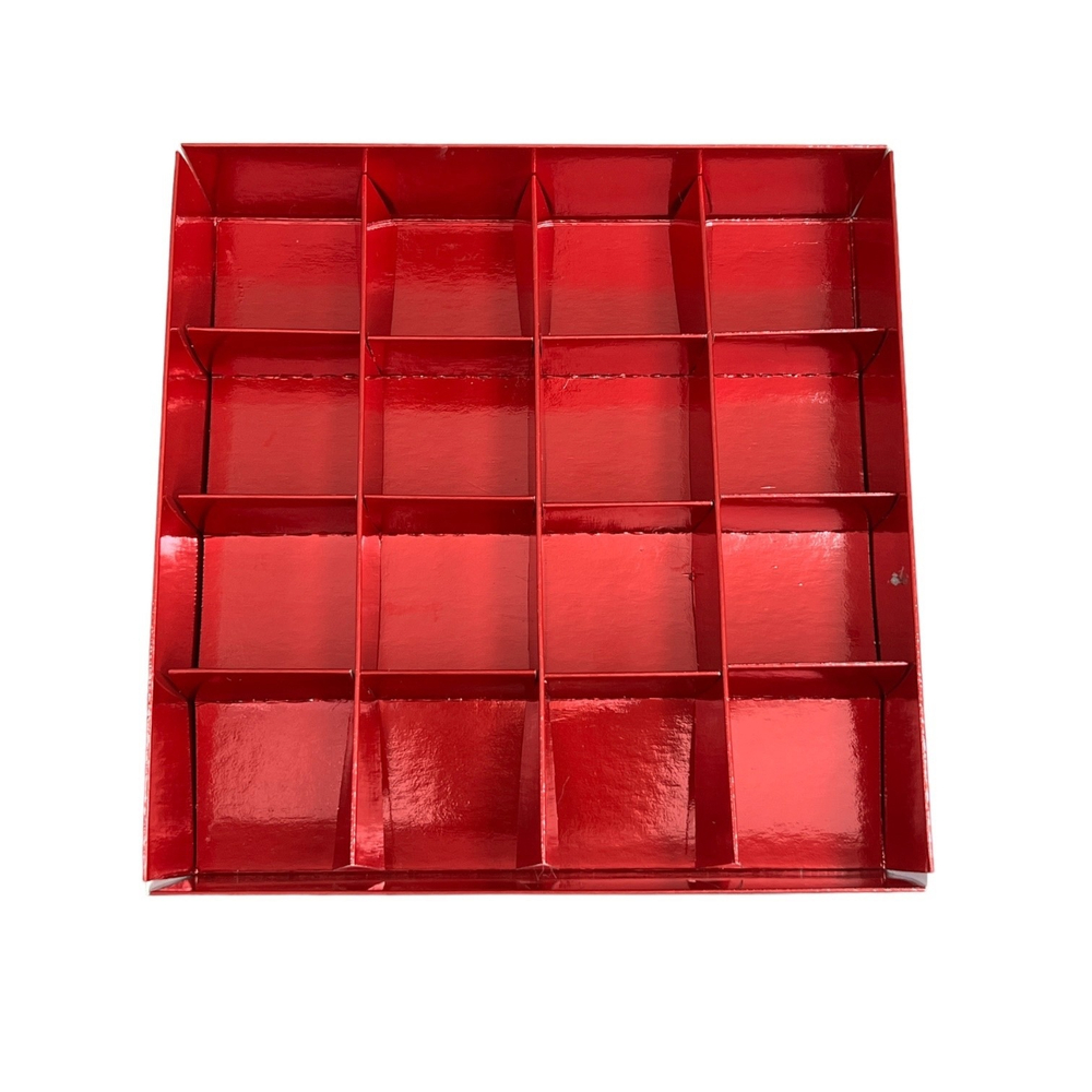 Коробка для конфет ПРЕМИУМ с большим окном 180*180*45 см (16) (шоколад/красная глянцевая)