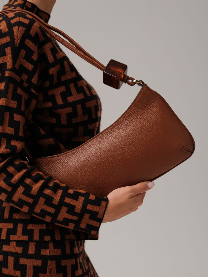 Кожаная сумка Deboro 31024 коричневый фундук