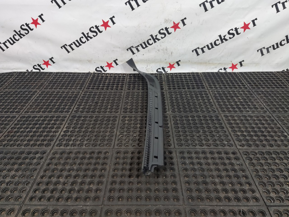 Решетка стеклоочистителя левая 2023г.