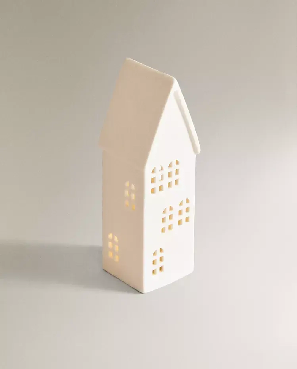 ZARA HOME КЕРАМИЧЕСКИЙ ОРНАМЕНТ В ФОРМЕ ДОМИКА НА РОЖДЕСТВЕНСКУЮ ТЕМАТИКУ