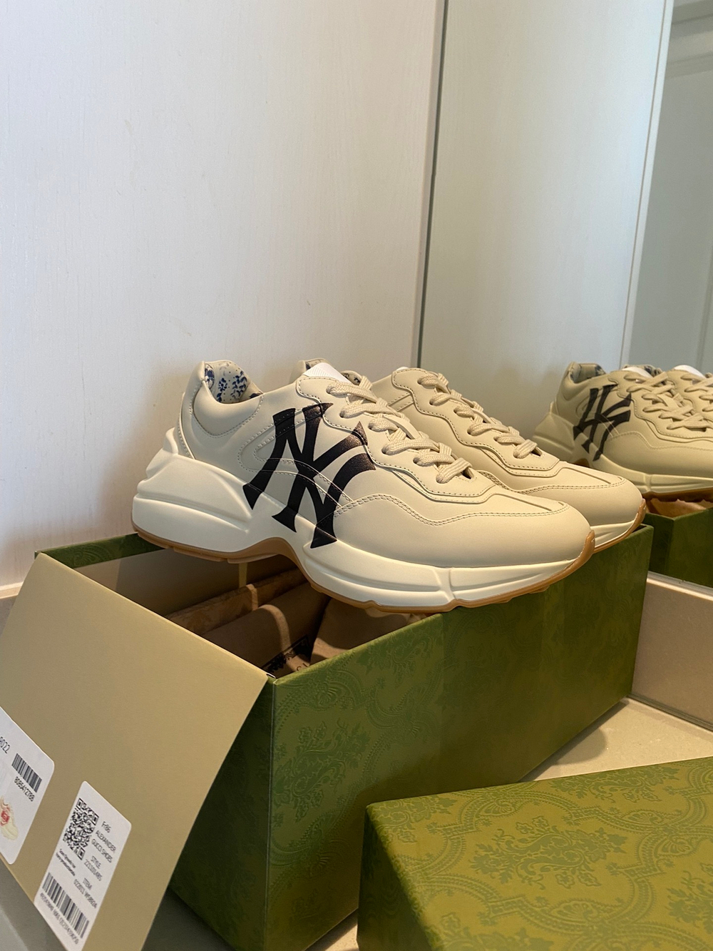 Gucci Rhyton Sneaker