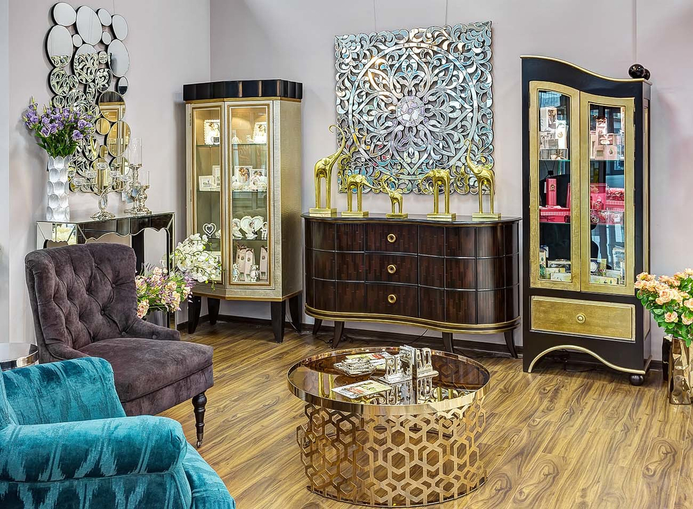 Стол золотой Garda Decor 12-GOLD в интерьере