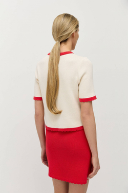 Джемпер-футболка с фигурным краем