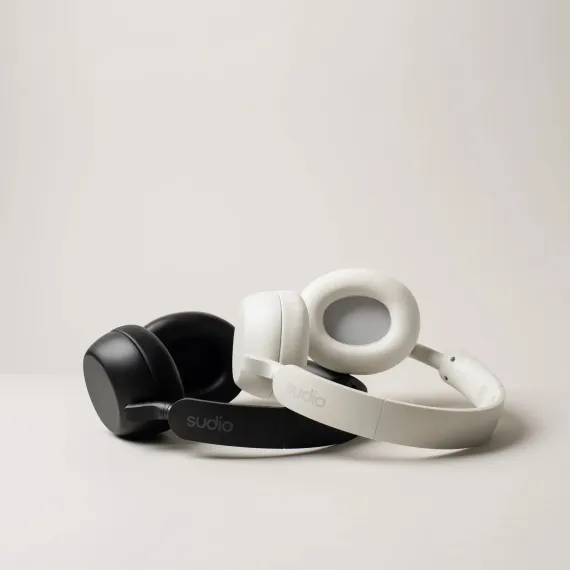 Sudio R3 White