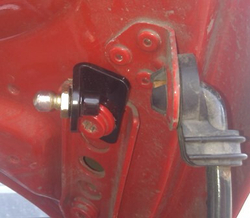 Амортизатор (упор) капота на Skoda Fabia 11-01(с 2007 по 2014 г.в.)Autoinnovation