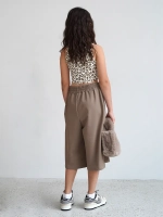 Бежевый костюм для девочки с шортами бермудами