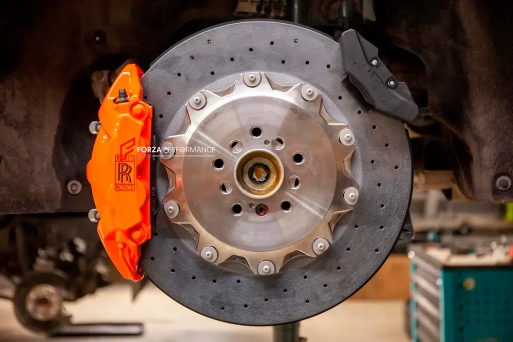 КАРБОН КЕРАМИЧЕСКАЯ УСИЛЕННАЯ ТОРМОЗНАЯ СИСТЕМА ДЛЯ ROLLS-ROYCE CULLINAN 2018-2024 Роллс Ройс