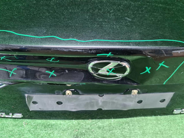 Крышка багажника Lexus ES 7 (2018-н.в.)