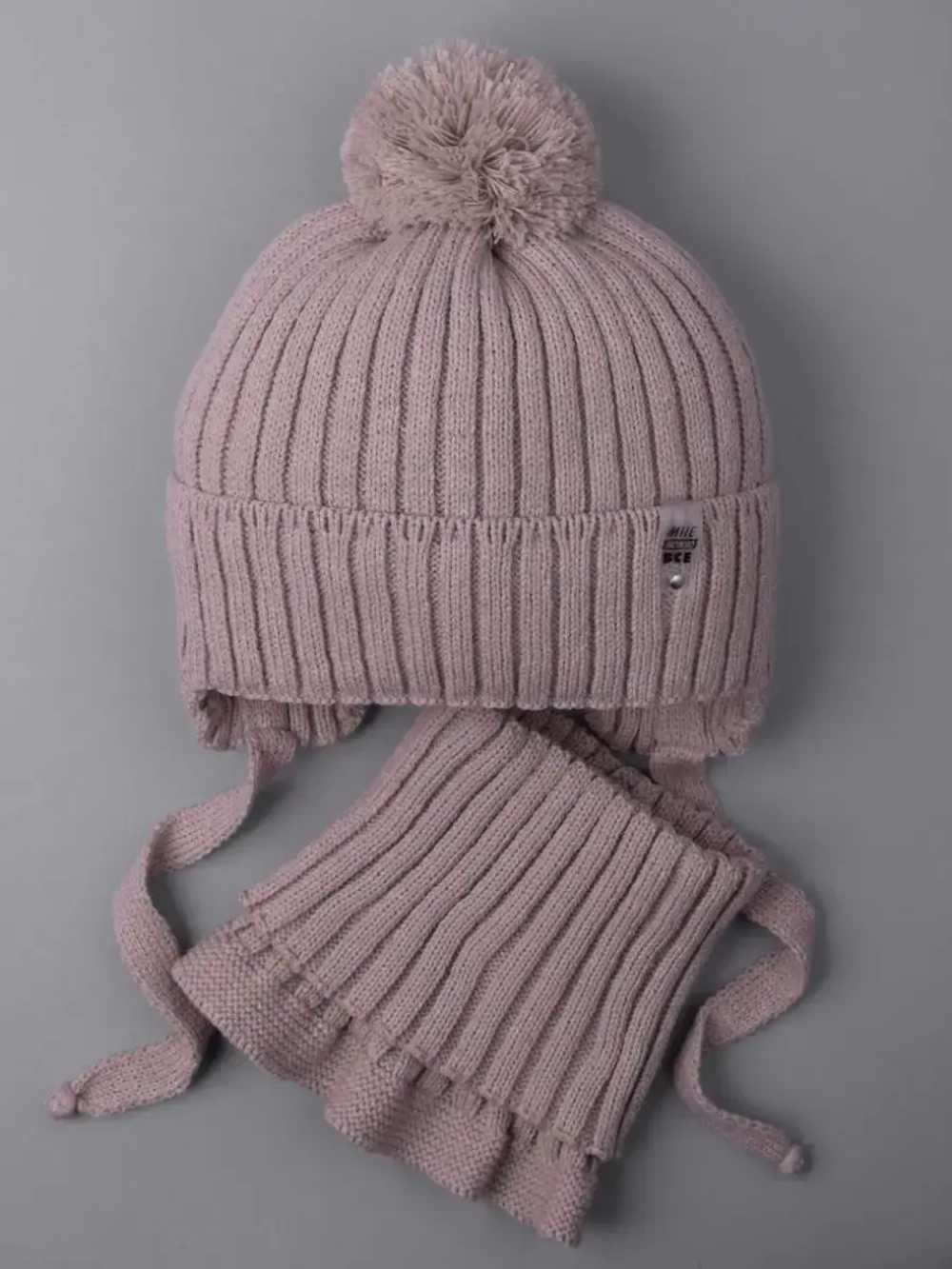 Шапка для девочки осенняя и снуд вязаные