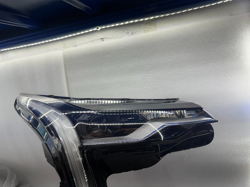 Фары оригинальные Cadillac CT4 LED, комплект