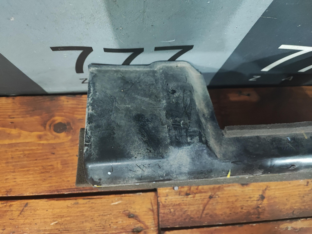 Воздуховод радиатора правый Hyundai Kia Rio 4 (FB), Solaris 2 (HCR) 17-нв Б/У Оригинал 25321h5000