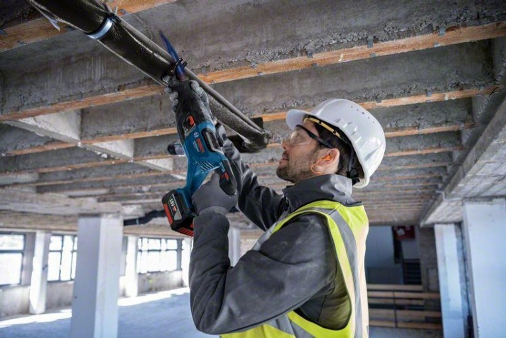Пила сабельная аккумуляторная BOSCH GSA 185-LI без АКБ иЗУ 06016C0020